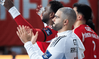 O goleiro Rangel Rosa venceu com a camisa do Benfica em rodada da Liga Europa de handebol masculino, assim como outros quatro brasileiros (Foto: Facebook/SportLisboaBenficaModalidades)