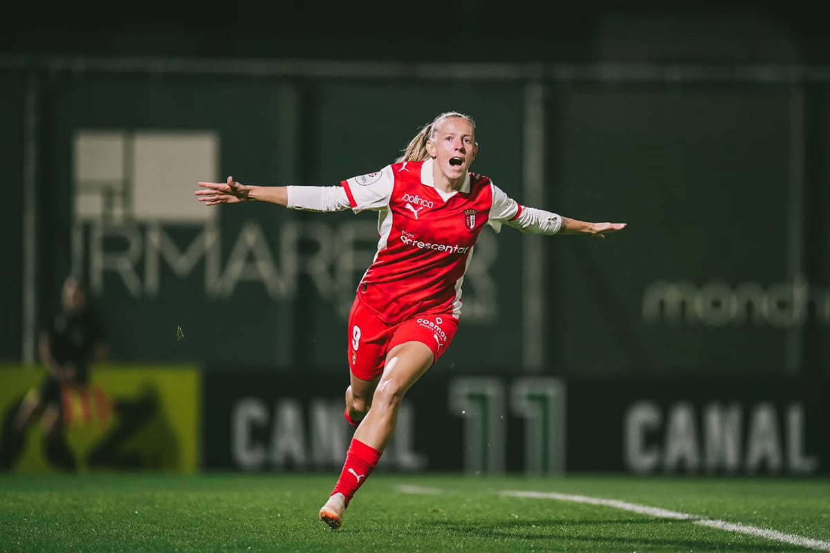 Na imagem, Malu Schmidt comemorando mais um gol.