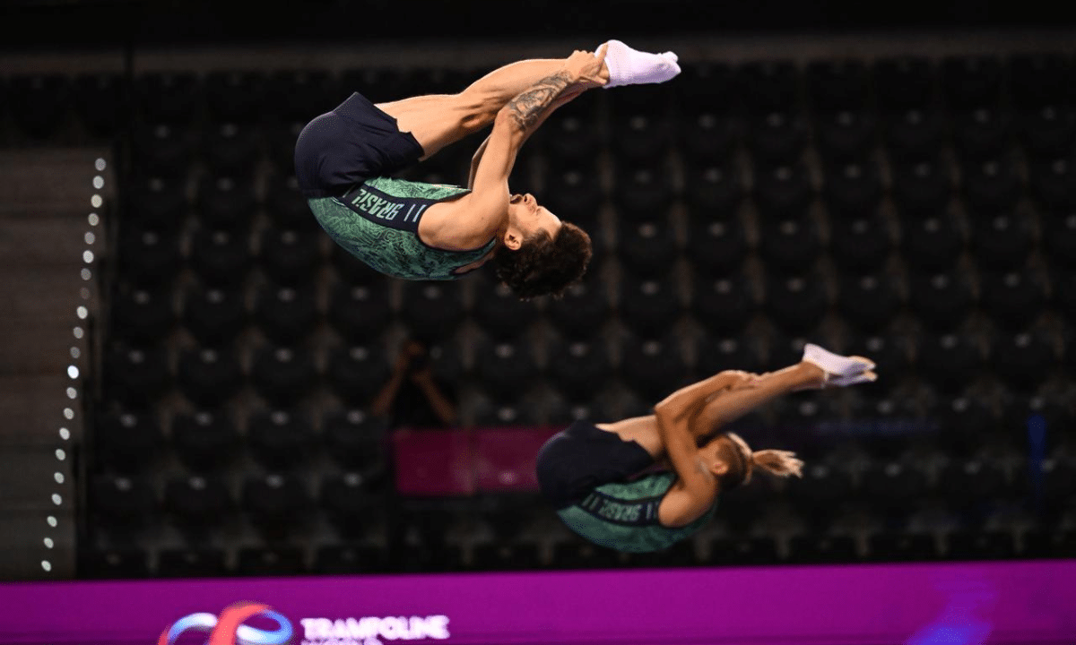 Gabriel Sousa e Vinícius Celestino no Mundial de Ginástica de trampolim