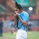 Gisele comemora o gol que garantiu a classificação do Grêmio na semifinal da Copinha