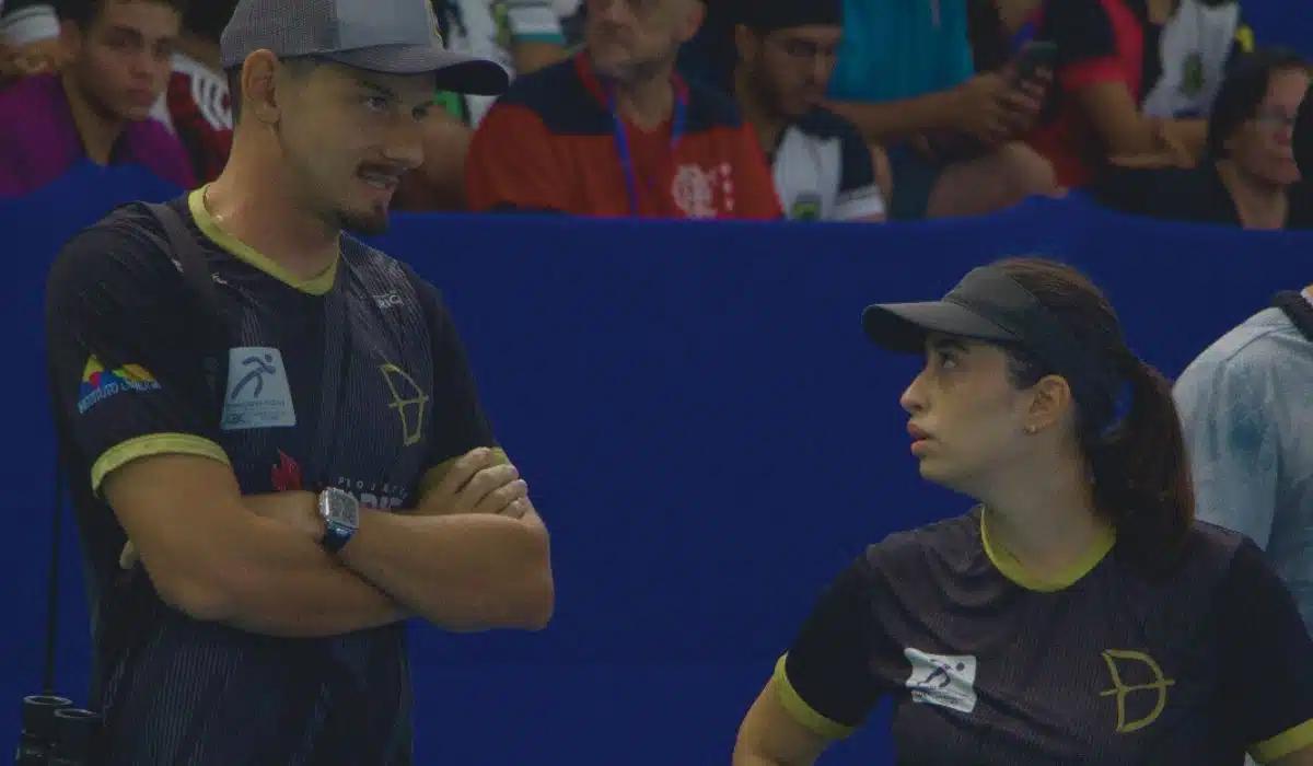 Marcus D'Almeida e Bianca Rodrigues do tiro com arco