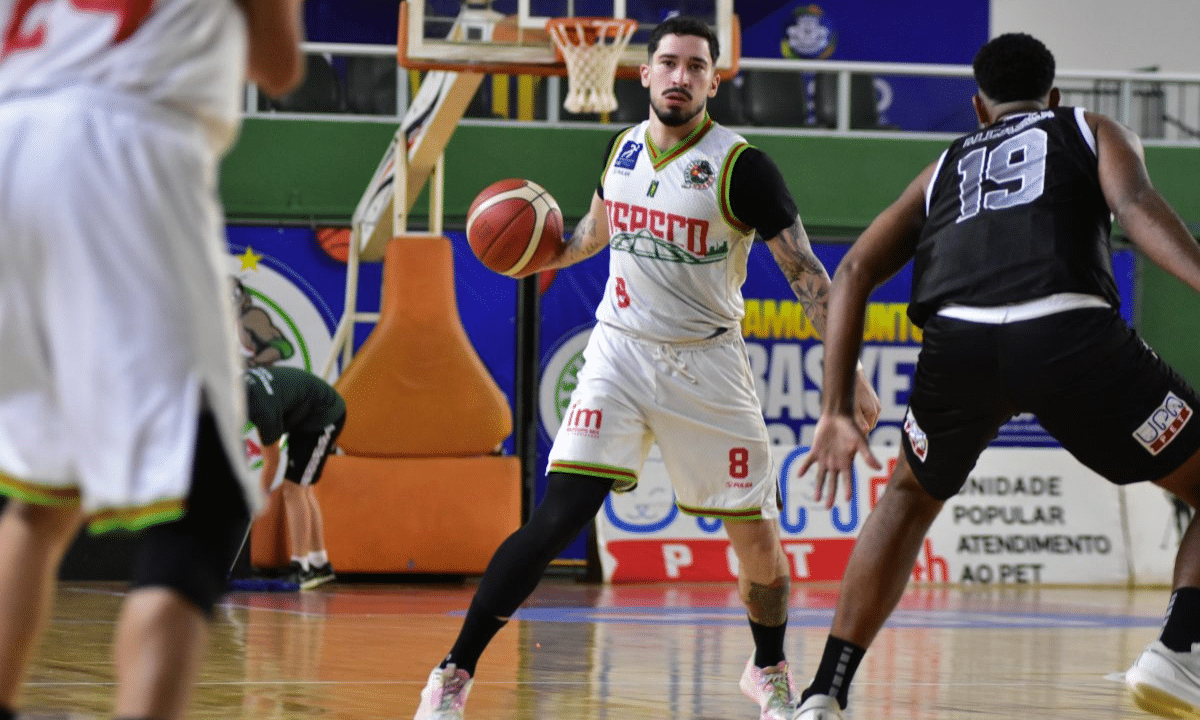 Osasco segura reação do Botafogo e conquista vitória importante no NBB