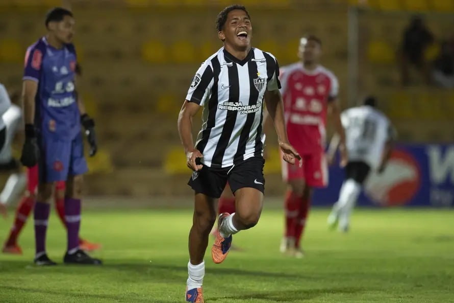Na imagem, Riquelme, que marcou o primeiro gol do Atlético-MG na estreia da Copinha.