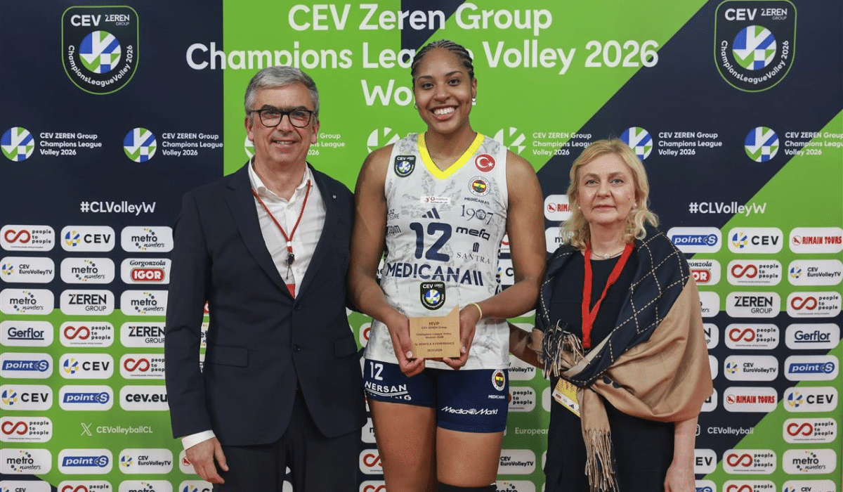 Ana Cristina foi escolhida a craque do jogo na vitória da Liga dos Campeões da Europa (Foto: CEV/Divulgação)