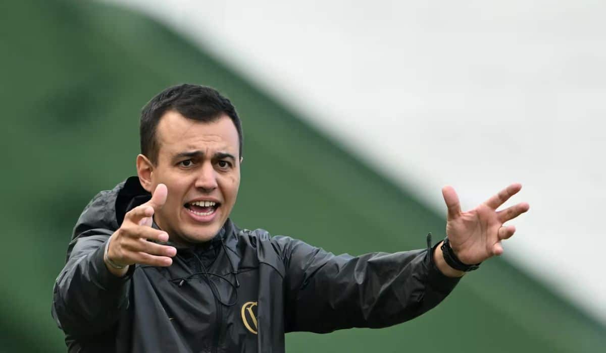 Técnico Lucas Picinatto diz que Corinthians quer chocar o mundo na Copa das Campeãs da Fifa
