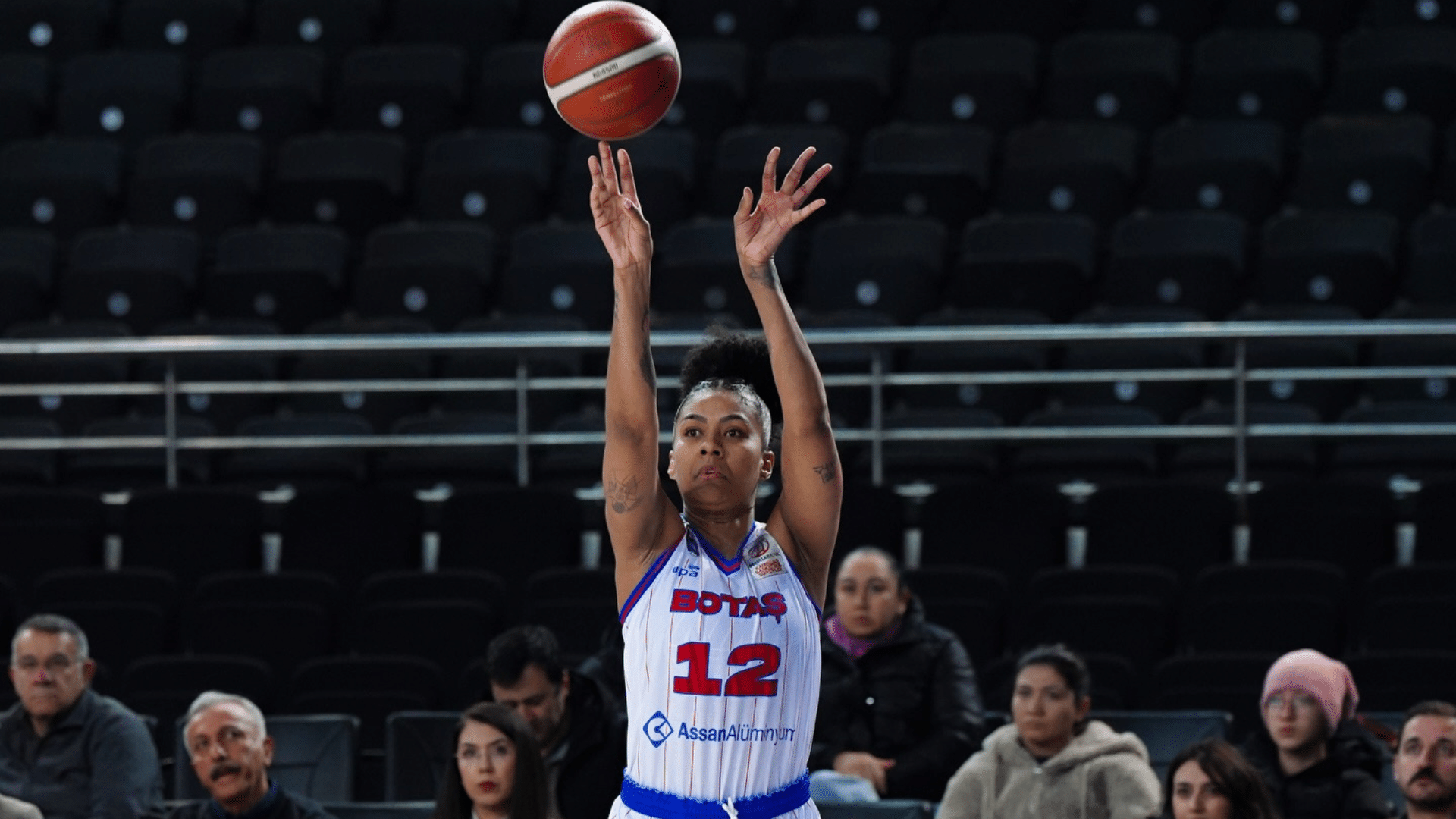 Damiris Dantas basquete copa da turquia de basquete feminino botas