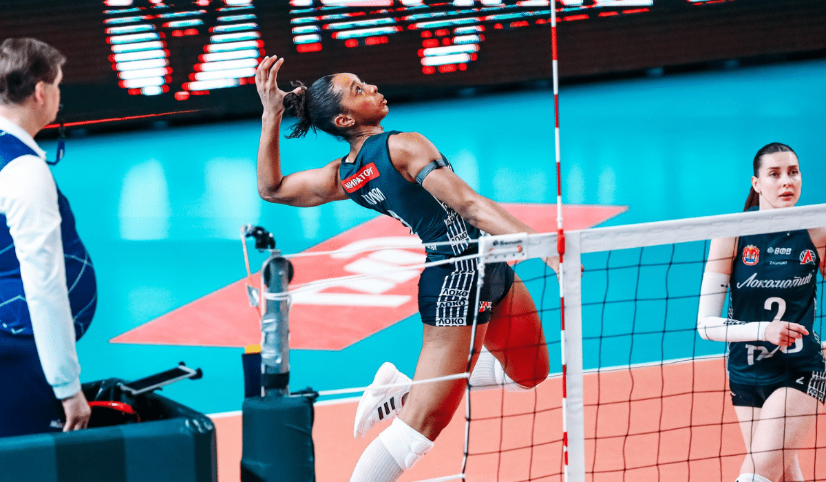 Kisy teve atuação de destaque, mas não evitou a derrota do time dela e a eliminação na Liga Russa (Foto: Alexandra Dudnik/Kaliningrad)