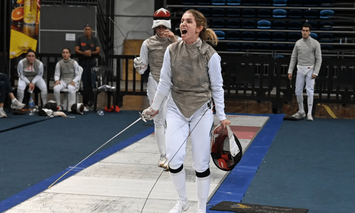 Mariana Pistoia vence cinco duelos nas poules, confirma vaga no quadro principal e segue como destaque brasileiro em Lima