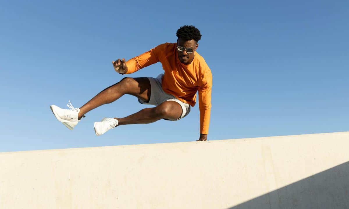 Parkour recreativo- agilidade e coordenação urbana