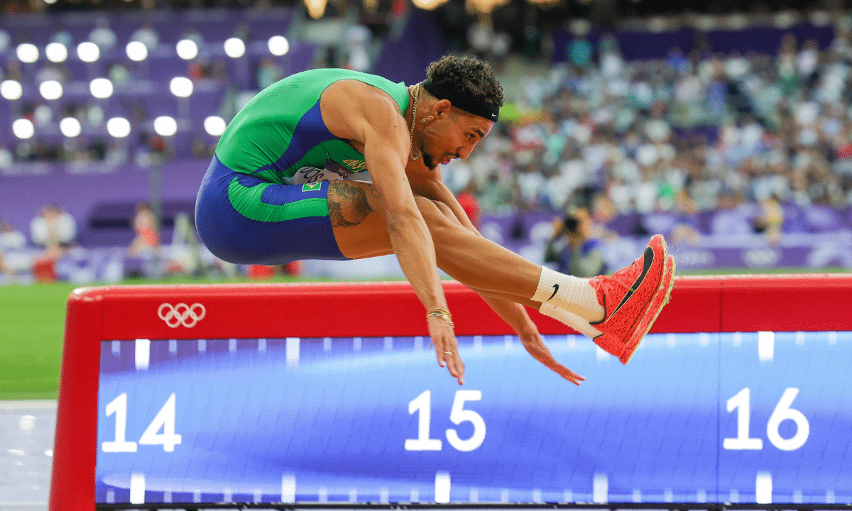 Almir júnior do salto triplo vai competir no Mundial Indoor de Atletismo de 2026