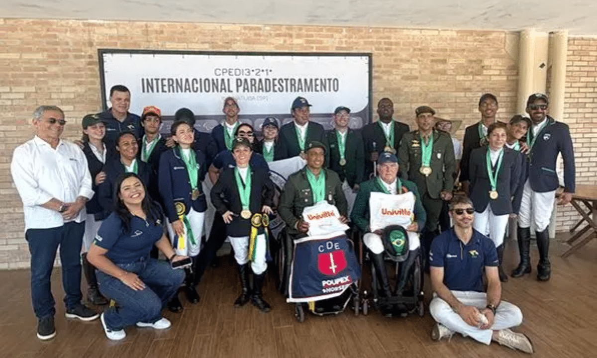 Participantes do Internacional de Paradestramento em Indaiatuba | Foto: Divulgação/CBH