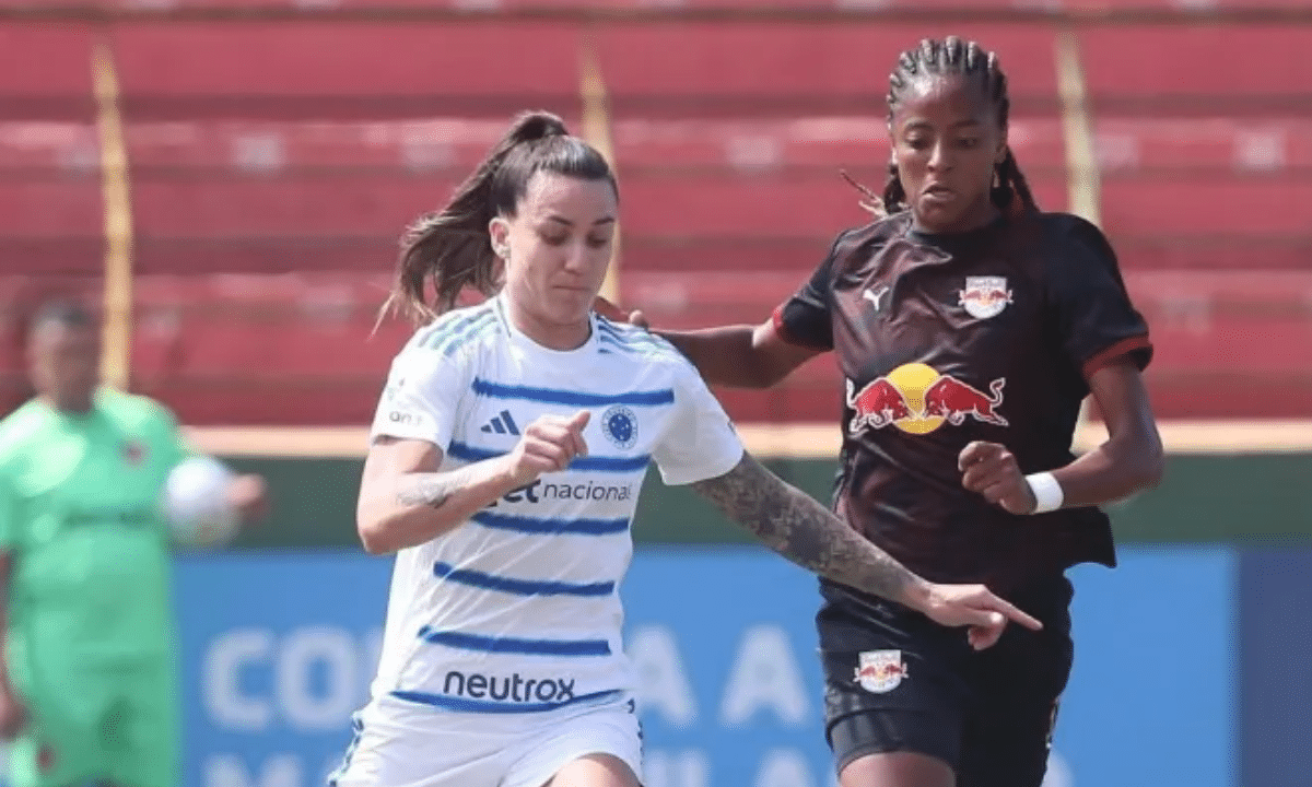 Cruzeiro toma balde de água fria nos acréscimos e empata no Brasileirão Feminino