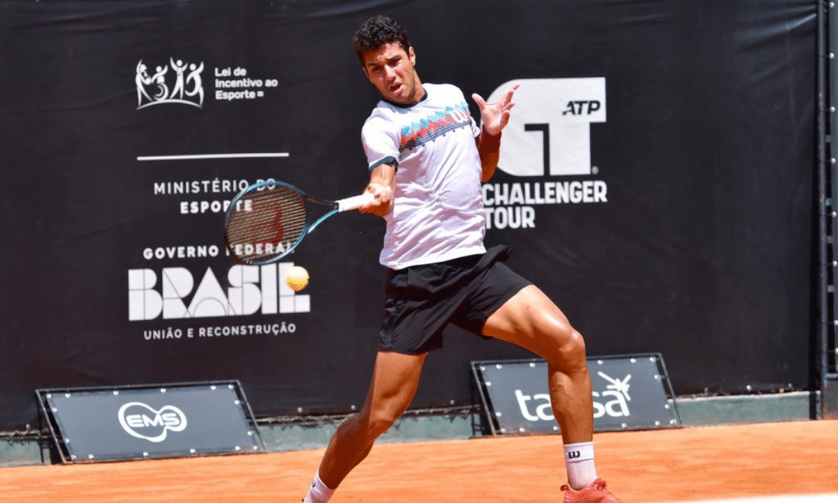 Mateus Alves atua ao lado do chileno Matías Soto no Challenger disputado no México (Foto: João Pires/Fotojump)