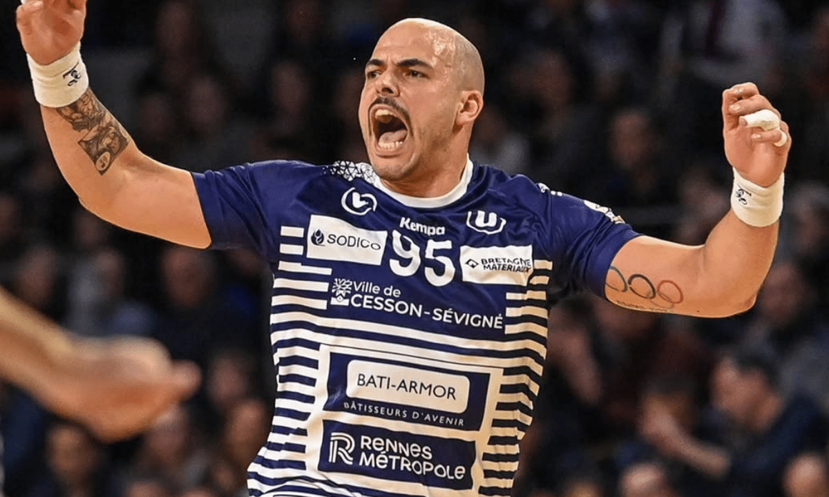 Gustavo Rodrigues foi o brasileiro que mais fez gols nesta sexta-feira (3) em competições na Europa (Foto: Instagram @crmhb)