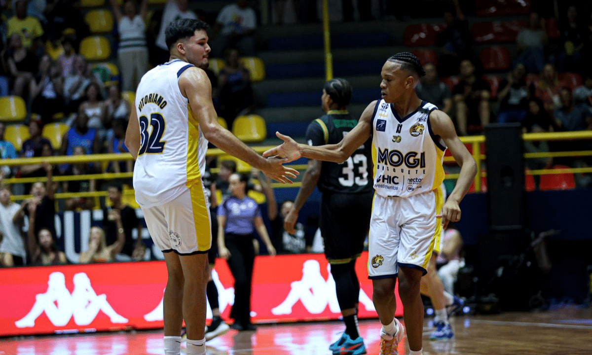 Com 14 anos, Igor Willian se torna o jogador mais jovem da história do NBB