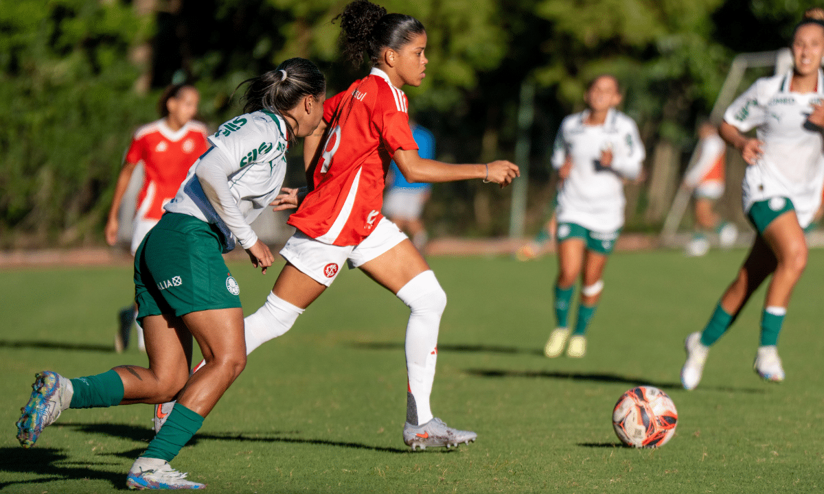 O Internacional venceu o Palmeiras por 2 a 1, de virada, na ida das quartas do Brasileiro Sub-20 de futebol feminino (Foto: Lara Vantzen/Sport Club Internacional)