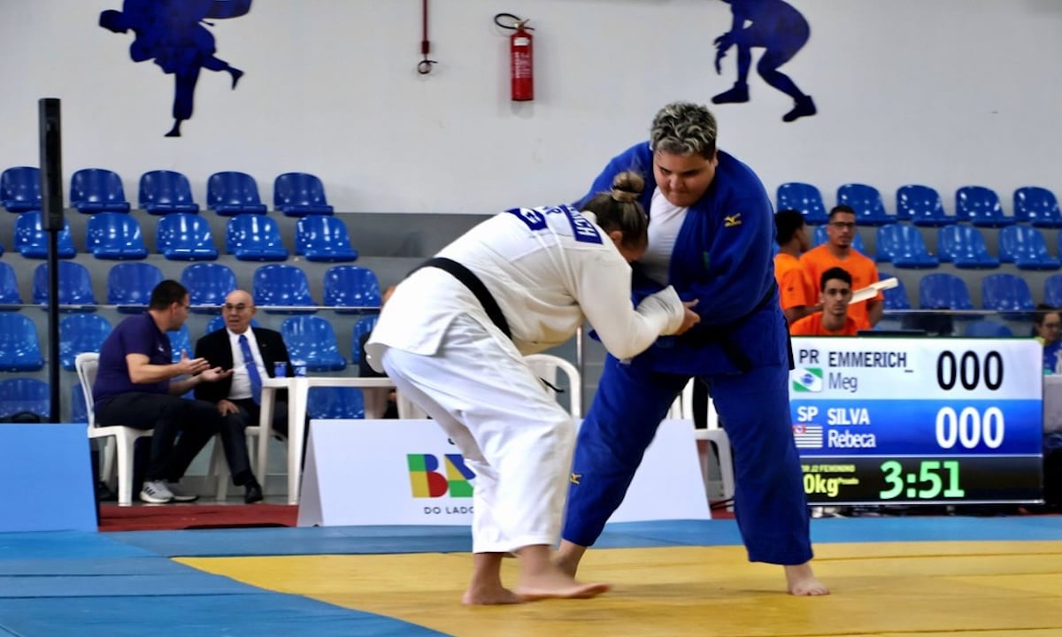 Primeira etapa do principal torneio nacional teve como vencedores Arthur Silva e Rebeca Silva, que derrotou Meg Emmerich.