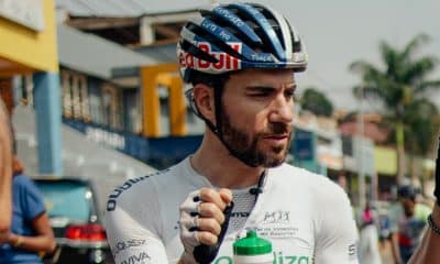 Na imagem, Henrique Avancini na preparação antes da prova.