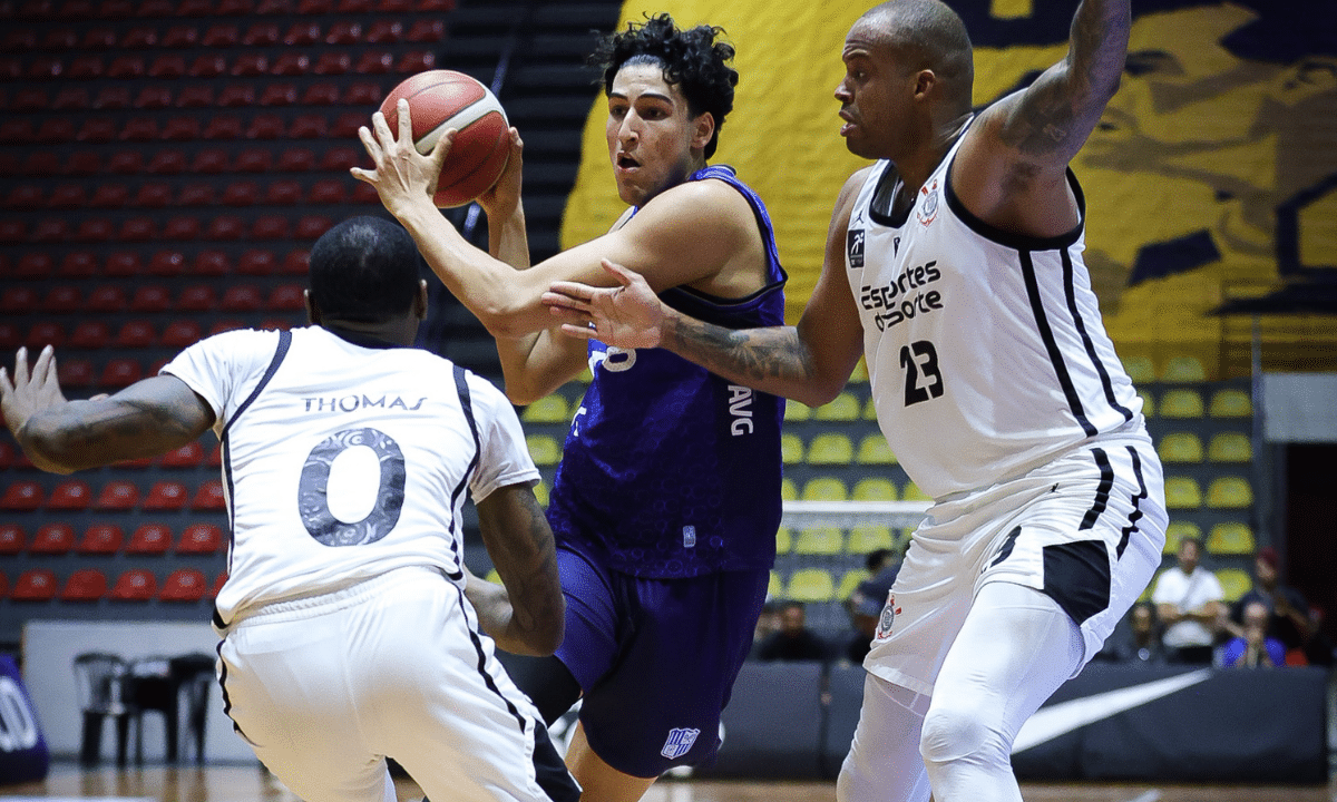 O pivô Wini Silva se destacou pelo Minas na vitória diante do Corinthians pelas quartas do NBB (Foto: Beto Miller/Corinthians)