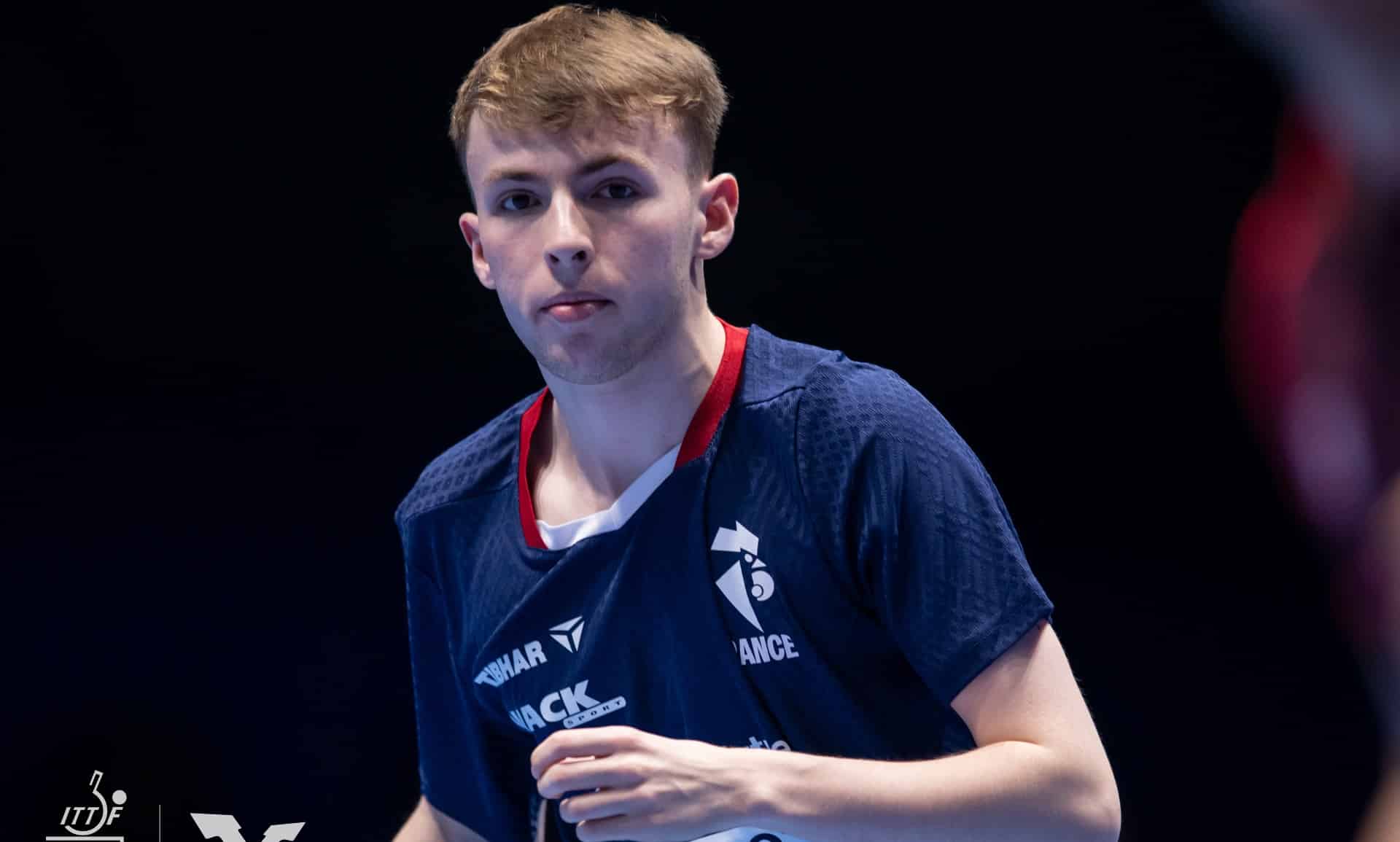 Flavien Coton (FRA) no Campeonato Mundial de Tênis de Mesa por Equipes