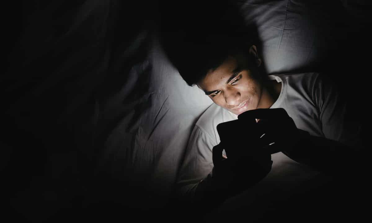 Telas à noite- o guia simples para reduzir estímulos e dormir melhor