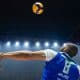 Wallace no aquecimento antes da final da Superliga masculina