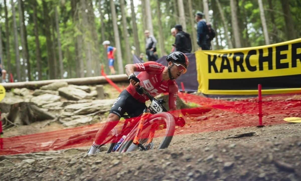 Brasil enfrenta dificuldade com lama na Etapa de Leogang da Copa do Mundo de ciclismo de Mountain Bike om 4 brasileiros
