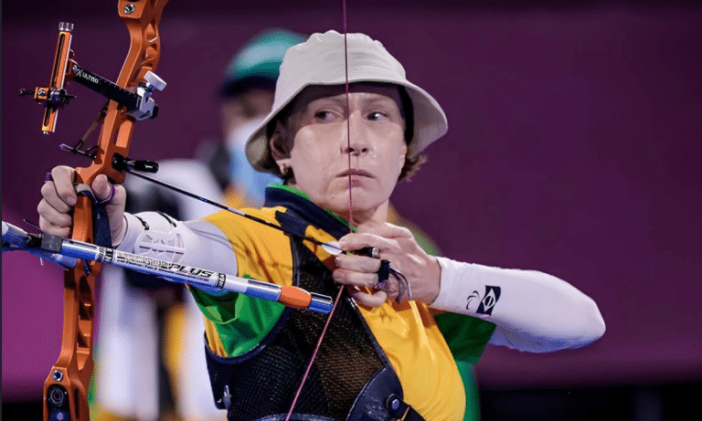 Fabíola Dergovics tiro com arco paralímpico
