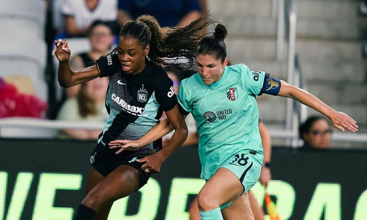 Bruninha vence na NWSL; Debinha é titular em empate do Kansas City - QTU Questões do Universo