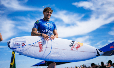 Chumbinho vai à semifinal da etapa da WSL em Saquarema