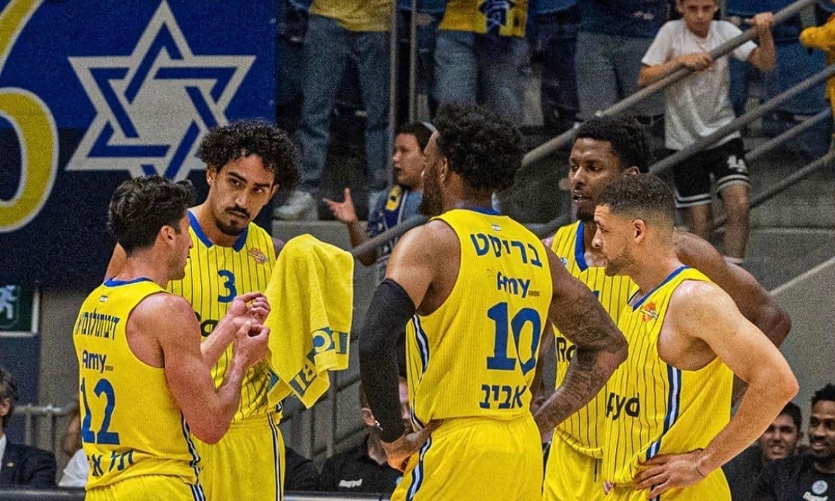 Maccabi Tel Aviv vence jogo por 89 a 61 e fecha a série no jogo 3 na semifinal. O brasileiro Marcio Santos está na final da liga israelense.