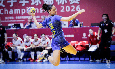 Karol Nunes no Mundial Sub-20 de handebol feminino no jogo Brasil x Turquia