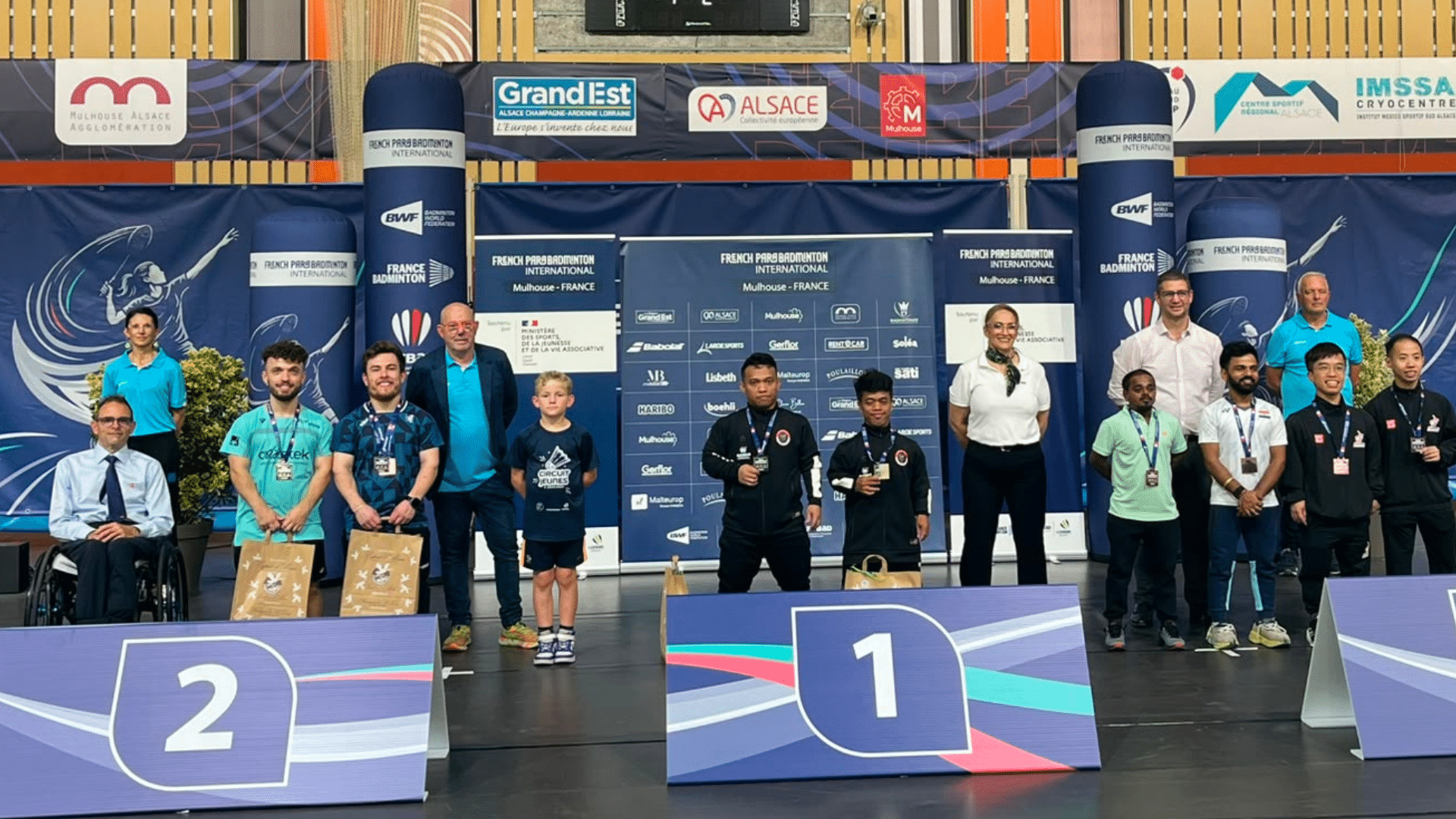Vitor Tavares está com campanha de 100% de aproveitamento no Mundial internacional da frança de parabadminton medalha de prata