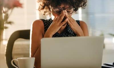 Bate sono depois do almoço? Entenda o que pode estar por trás disso