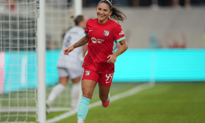 Debinha comemorando seu gol pelo Kansas City Current