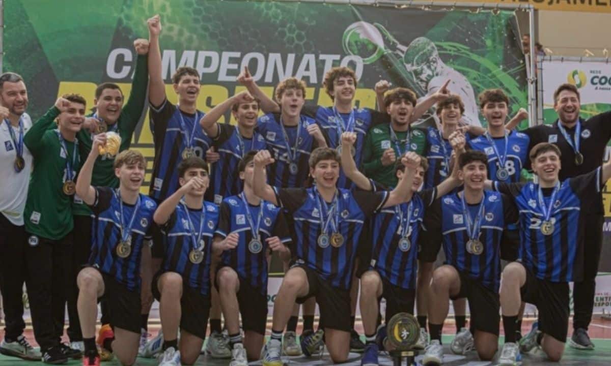 Pinheiros conquista o Campeonato Cadete Masculino de handebol. Equipe conta com um torneio forte e uma vitória intensa na final