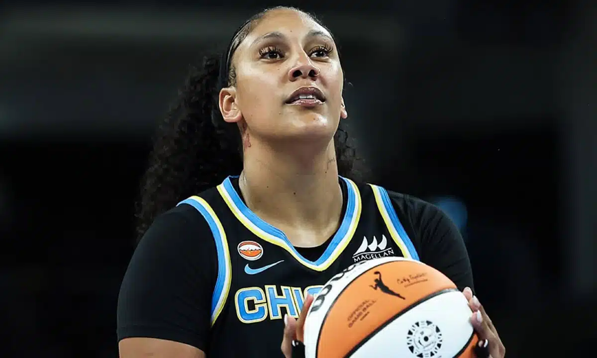 Kamilla Cardoso lidera jogaço coletivo e Sky volta a vencer na WNBA - QTU Questões do Universo