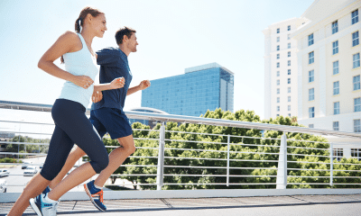 Pessoa corre em ritmo leve durante treino para completar os primeiros 5 km.