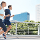 Pessoa corre em ritmo leve durante treino para completar os primeiros 5 km.