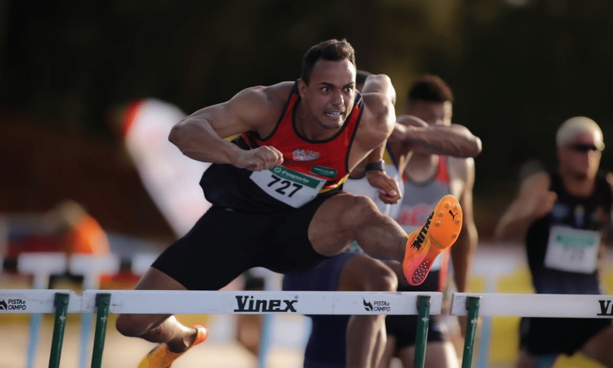 Rafael Pereira fica em quarto lugar nos 110 m com barreiras em Lucerna (Foto: @duttraimagens)