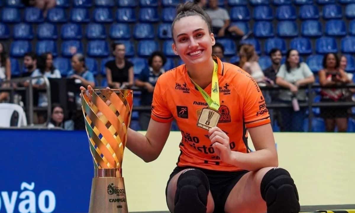 Larissa Begen é convocada para substituir Júlia Kudiess na Seleção brasileira na disputa do mata-mata da VNL 2026