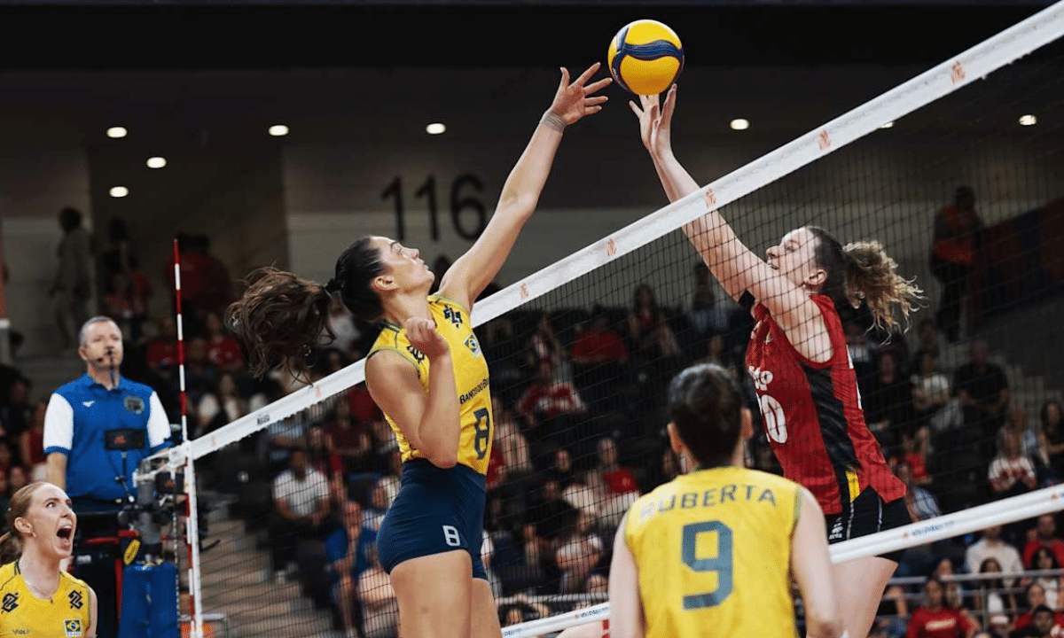 Julia Kudiess em quadra na VNL 2026