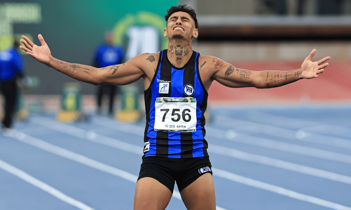 Gabriel Garcia no final da prova dos 100m rasos no Troféu Brasil de Atletismo
