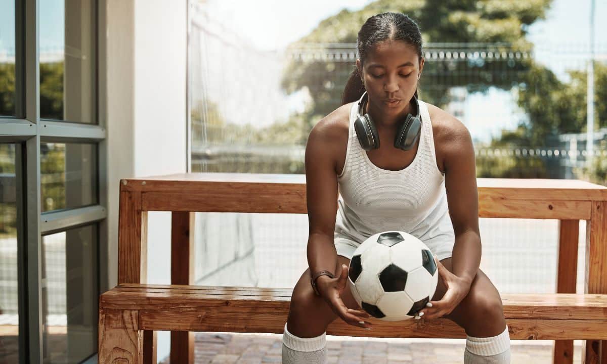 Por que adultos travam quando voltam a praticar esportes?