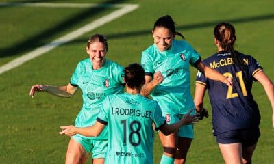 Na imagem, Debinha comemorando o gol de pênalti, o 84º na NWSL.