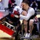 Na imagem, jogadores dos Estados Unidos de rúgbi em cadeira de rodas comemorando a conquista no CT Paralímpico.