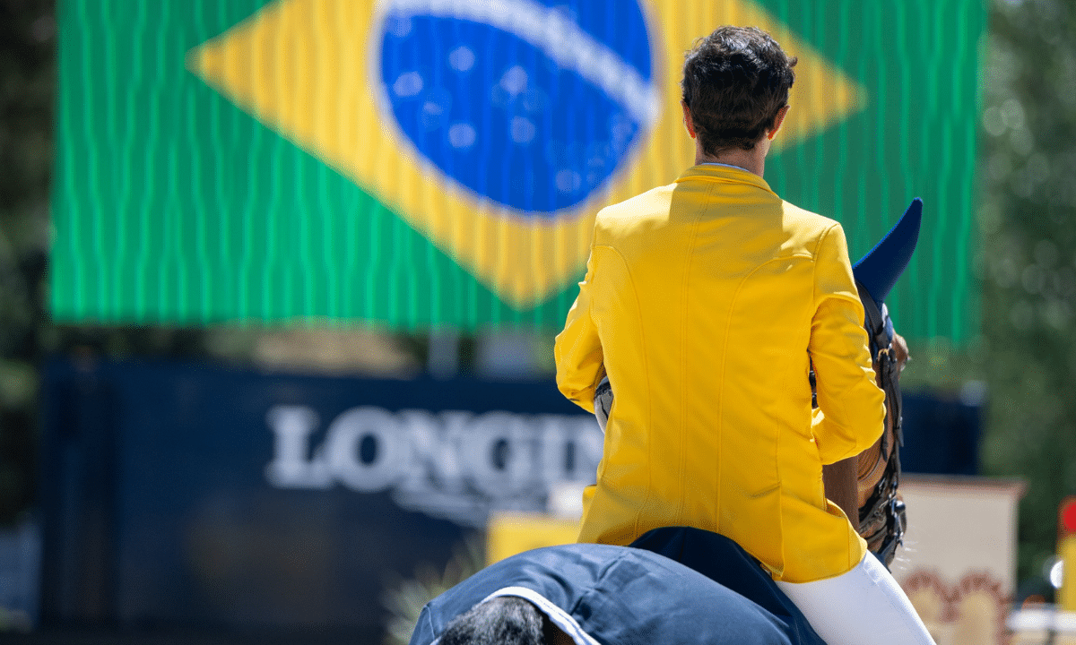 Cortado do Mundial, Yuri Mansur realizou duras críticas à gestão do hipismo brasileiro (Foto: Instagram @versiliahorseshow)