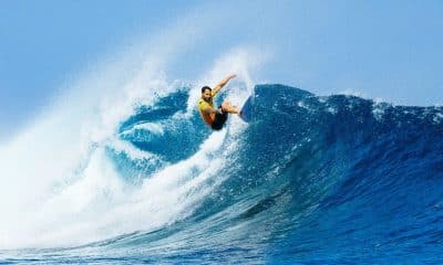 Italo Ferreira em bateria na WSL Fiji, Surfe