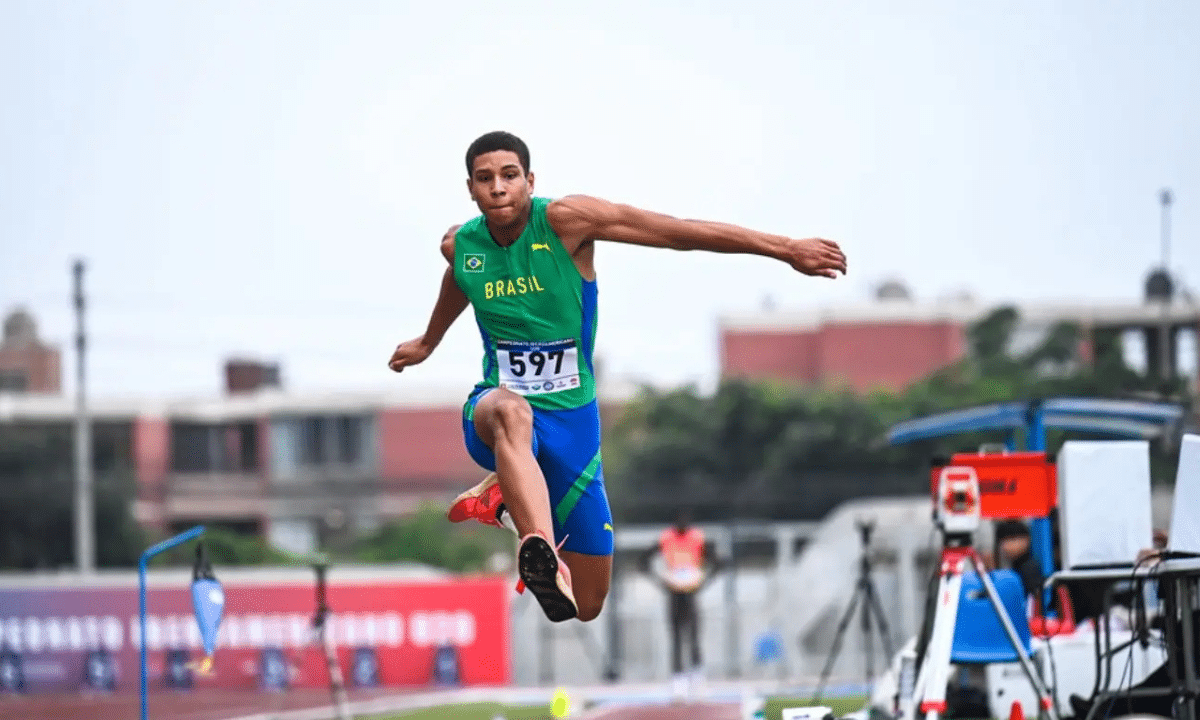 Nicolas Izidoro da Silva e Benjamin da Silva Oliveira são finalistas no salto triplo do Mundial Sub-20 de atletismo