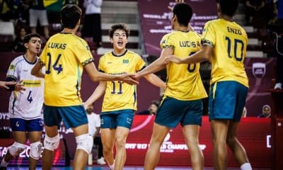 Brasil enfrentando o México no Mundial Sub-17 de vôlei masculino